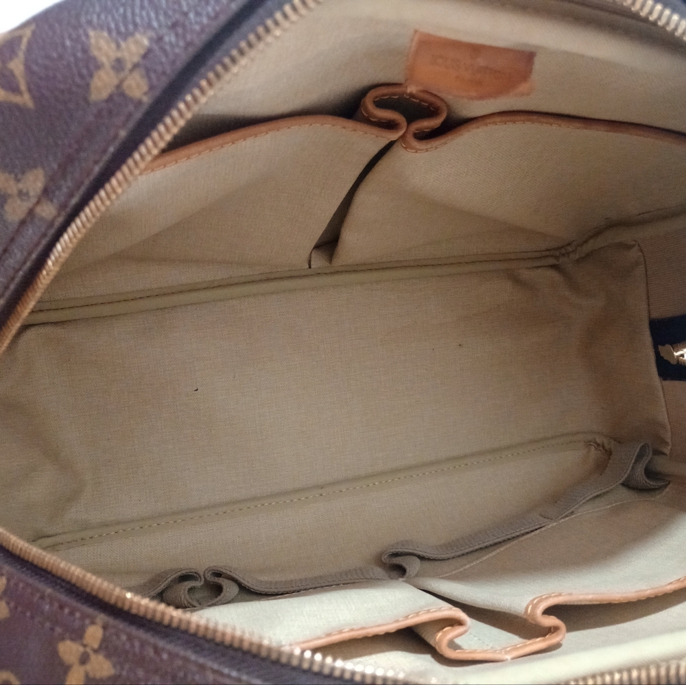 Louis Vuitton Deauville Monogram Bag - Picture 5 of 16